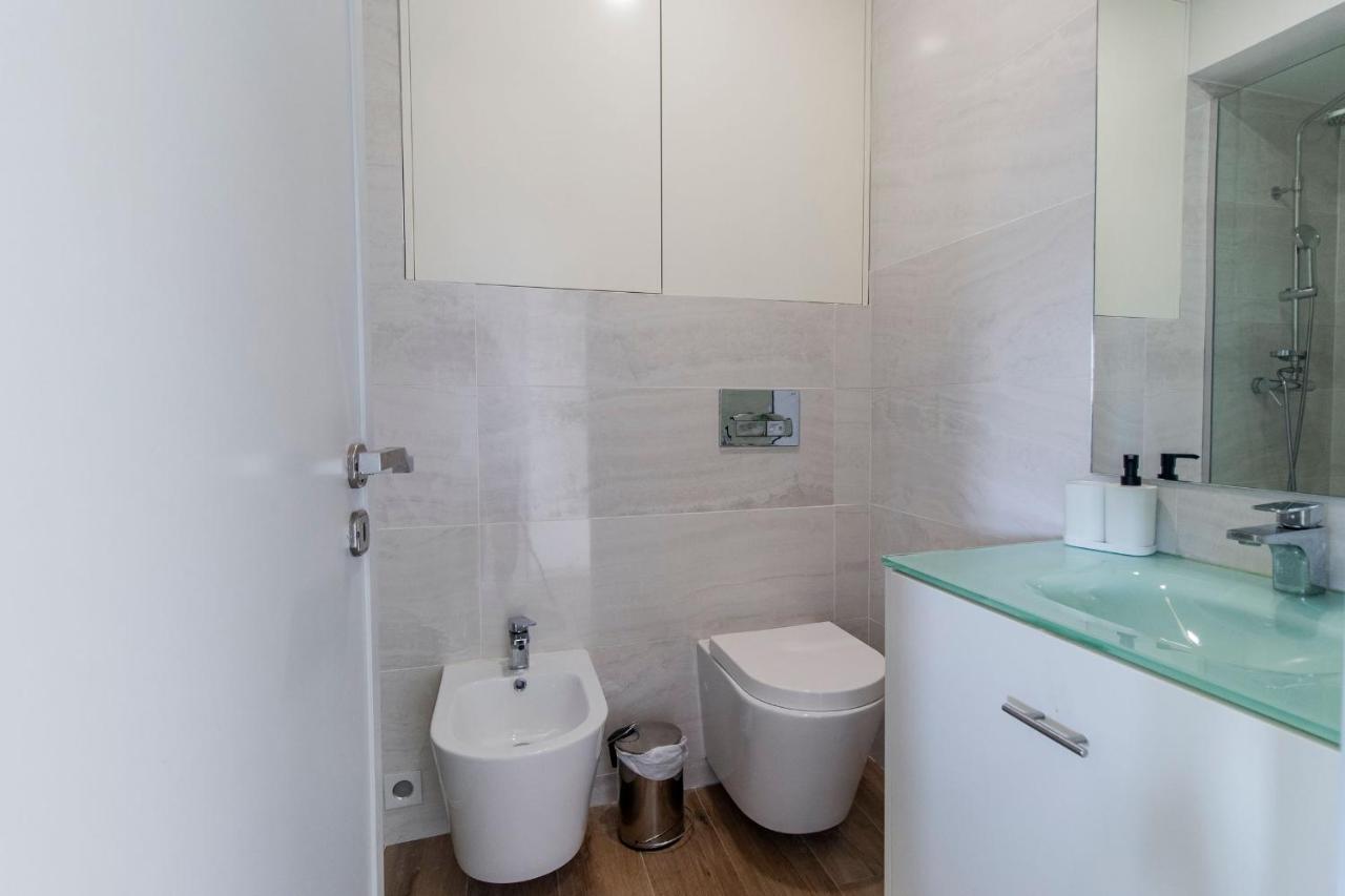 Downtown 1Br Apartment W/ Balcony By Lovelystay OOporto Exterior foto