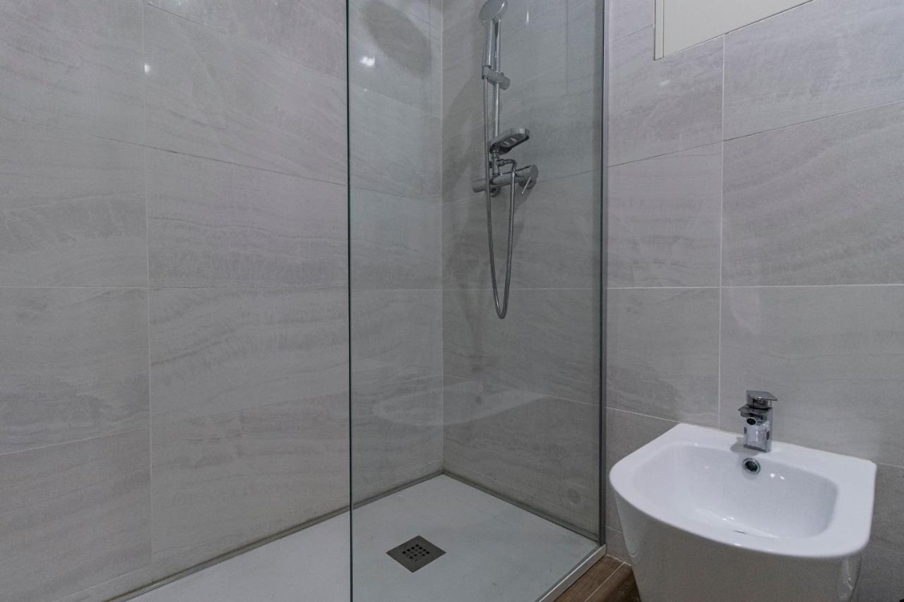 Downtown 1Br Apartment W/ Balcony By Lovelystay OOporto Exterior foto